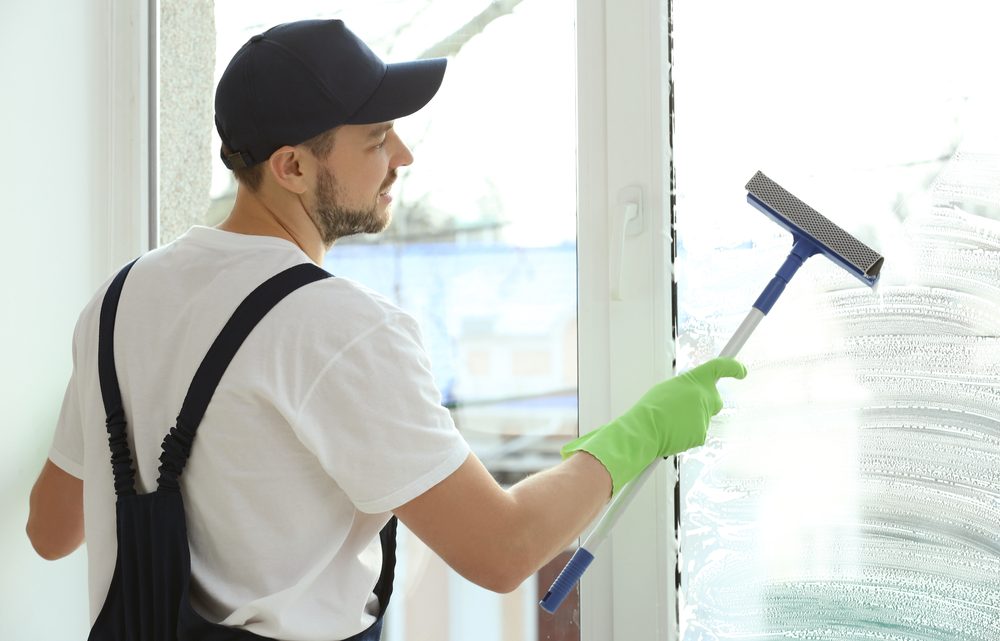 Att få dina fönster putsade av professionella